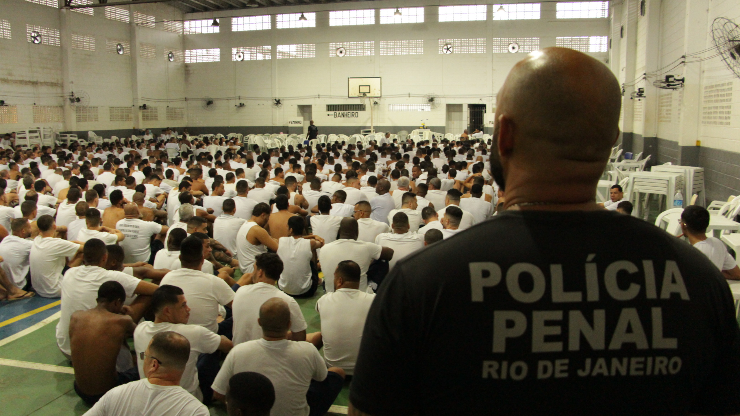 Operação Maré: SEAP faz vistorias em presídios de Bangu e apreende aparelhos celulares e drogas. (Divulgação Gov RJ)