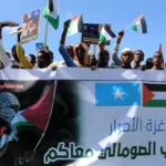 Protestos em solidariedade ao povo palestino em Mogadishu, capital da Somália, em 19 de outubro de 2023 [Abuukar Mohamed Muhidin/Agência Anadolu]