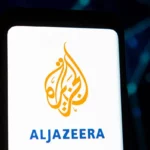 Logotipo da Al Jazeera, em 23 de março de 2023 [Mateusz Slodkowski/LightRocket via Getty Images]