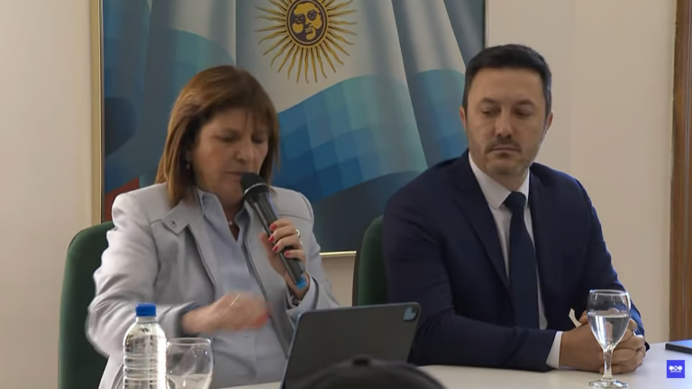 Patricia Bullrich, terceira colocada no primeiro turno, diz que não pode ser neutra e que o país está em perigo