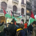 Argentinos protestam em frente à embaixada de Israel contra os ataques à Gaza [Resumen Latinoamericano]