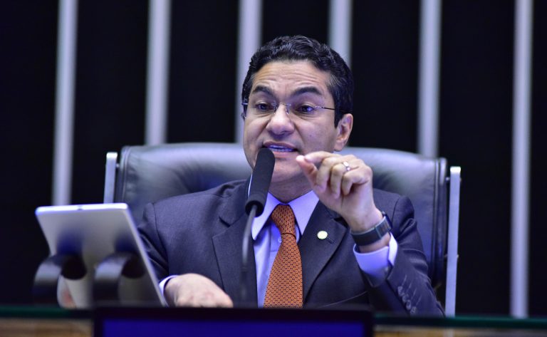 Marcos Pereira preside a sessão do Plenário desta terça-feira - Foto: Zeca Ribeiro/Câmara dos Deputados