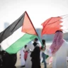 Protesto contra invasões israelenses à Mesquita de Al-Aqsa, em Muharraq, Bahrein, 8 de abril de 2023 [Ayman Yaqoob/Agência Anadolu]