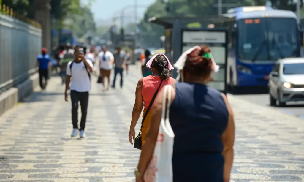 Meteorologista explica sensação térmica recorde em Guaratiba, no Rio de Janeiro - Foto: Ag Brasil