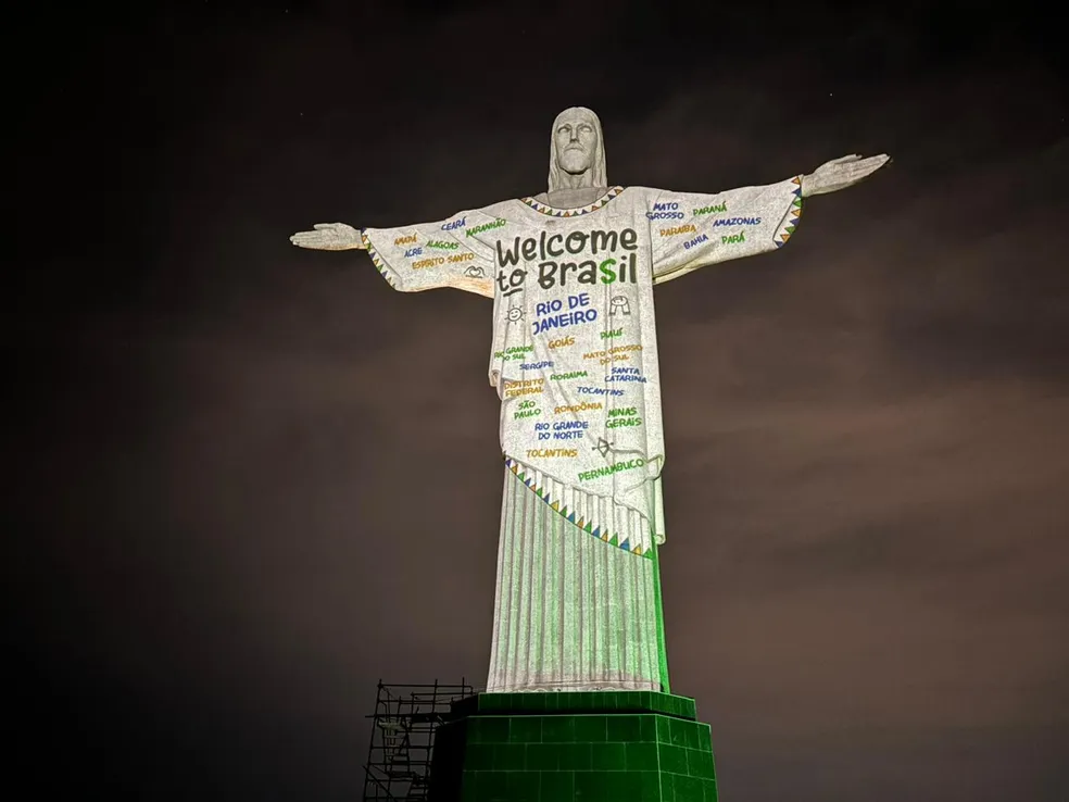 Cristo Redentor projeta homenagem a Taylor Swift e todos os estados brasileiros