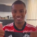 De La Cruz aparece com a camisa do Flamengo em vídeo vazado