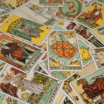 Previsão do tarot para 2024: confira o que o ano reserva para cada signo