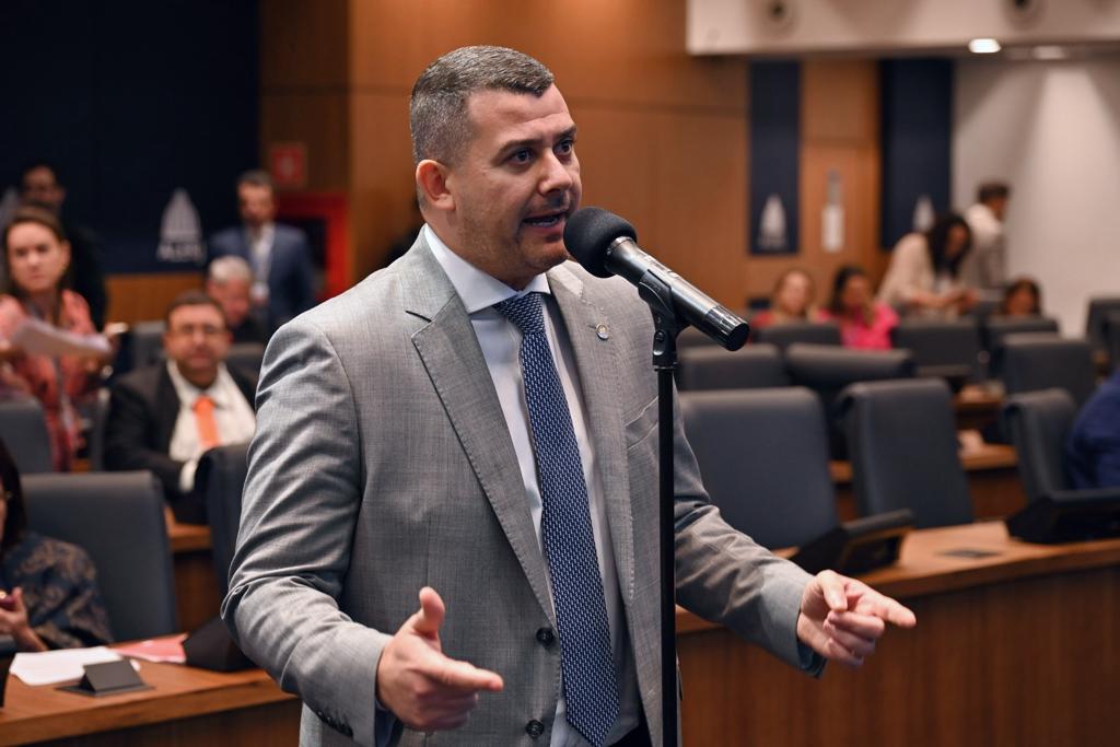 Deputado Alan Lopes quer impedir abuso de poder contra trabalhadores informais que atuam dentro da lei