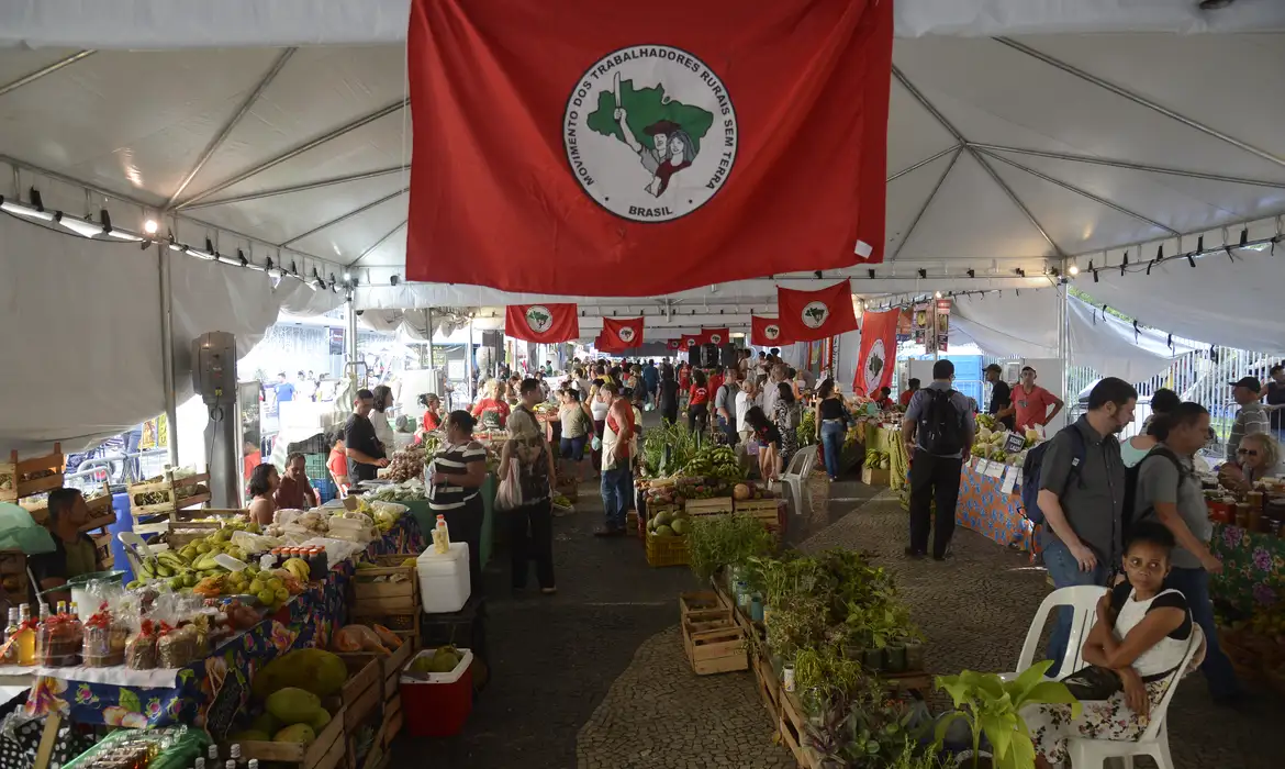 No Rio de Janeiro, MPF lança Fórum da Terra em feira do MST