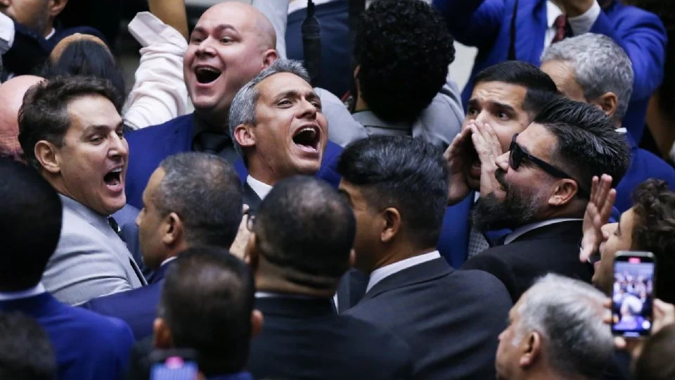 Deputados bolsonaristas ofendem Lula em sessão solene no Congresso - Foto: Lula Marques / Twitter