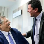 Flavio Dino conversa com Sergio Moro durante sabatina para o STF no Senado - Foto: Pedro França/Agência Senado