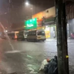 Chuva forte em bairros da Zona Oeste do Rio de Janeiro, na noite desta quarta-feira, 3, causou estragos e gerou muitos transtornos - Reprodução/Redes sociais