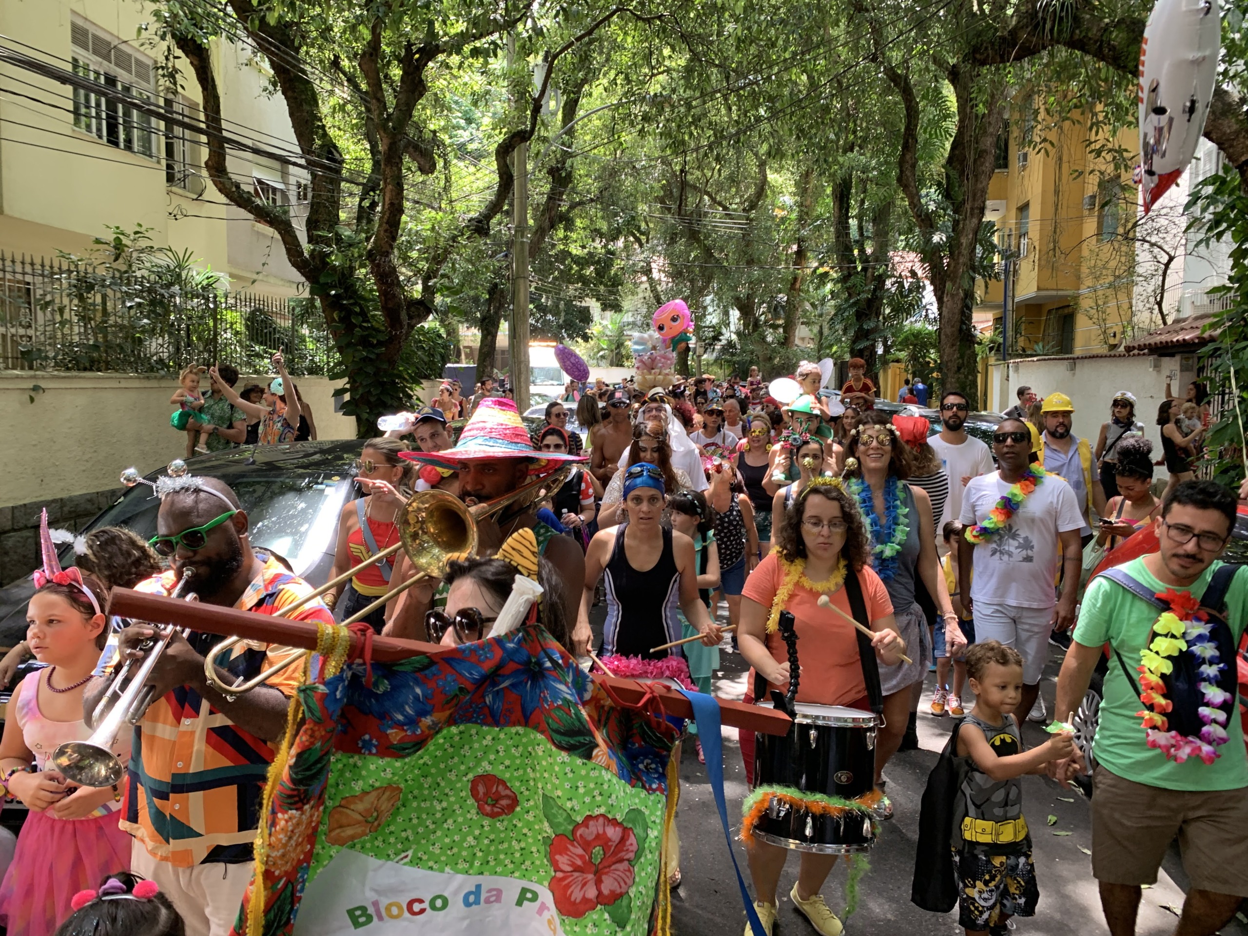 Bloco da Pracinha completa 17 anos de carnaval infantil no Rio de janeiro