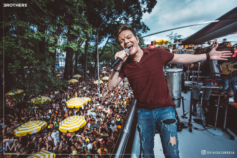 Bloco Bem Sertanejo, de Michel Teló, desfila mais uma vez em São Paulo