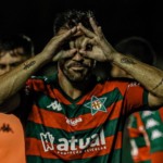 Nenê Bonilha comemora o gol do triunfo da Portuguesa sobre o Sampaio (Crédito: Nathan Diniz/AAP)