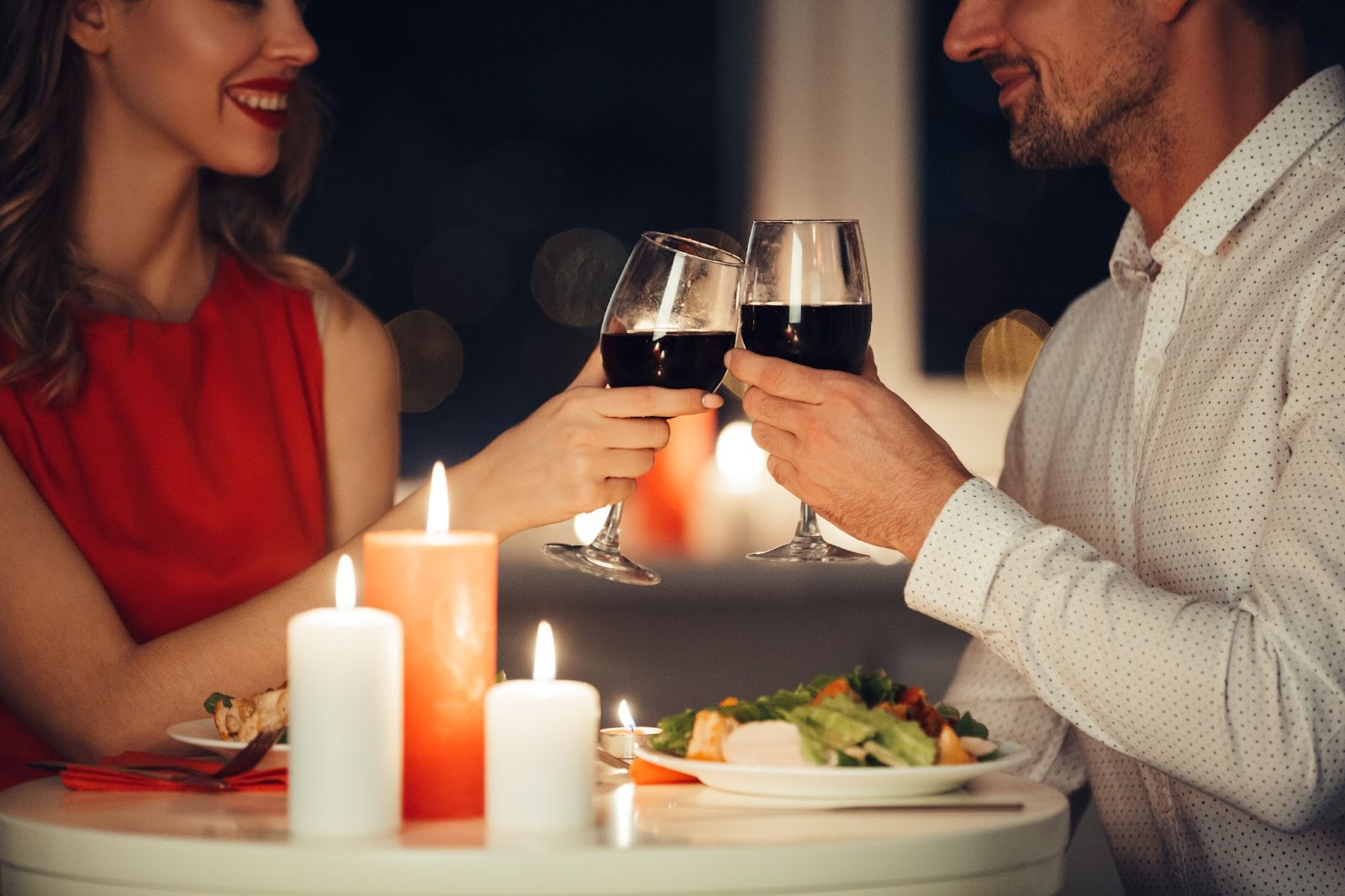 Janeiro é um dos principais meses para quem deseja ser feliz a dois (Foto: Freepik)