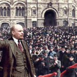 Lenin chega às vinte e três horas do dia 3 de abril de 1917 na estação em Petrogrado - Foto: Reprodução