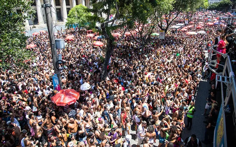 Confira a lista de desfiles autorizados pela Prefeitura do Rio; foliões devem escolher o metrô para chegar nos megablocos - Riotur