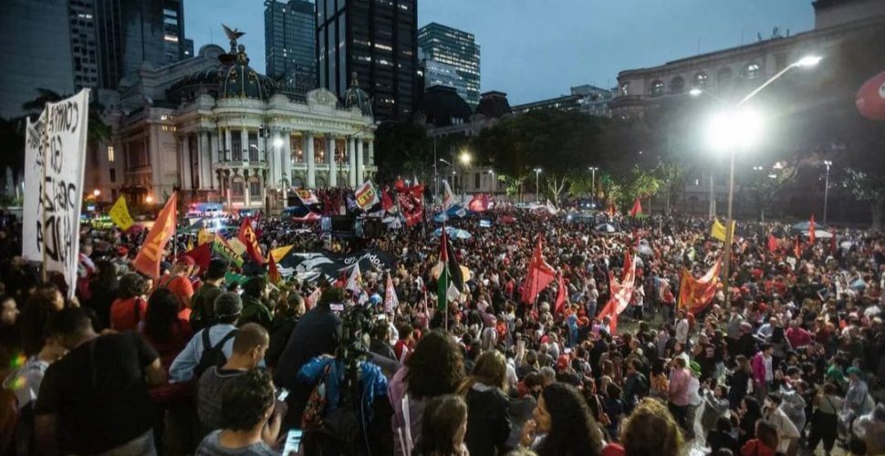 No Rio de Janeiro, o ato em defesa da democracia aconteceu na Cinelândia. Foto: reprodução Mídia Ninja

