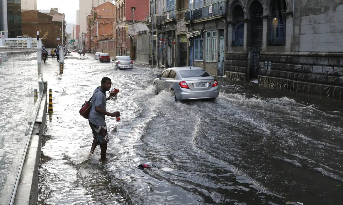 Governo federal articula apoio para afetados pelas chuvas no Rio