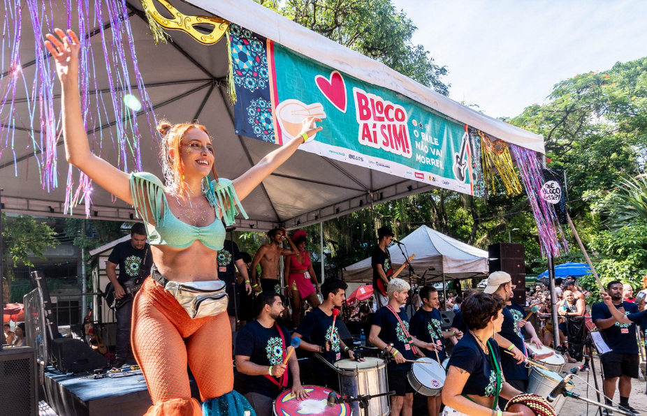 Carnaval de rua com a banda Forfun: conheça o Bloco Aí Sim!