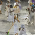 Lavagem da Sapucaí reúne fé e festa para garantir sucesso do carnaval