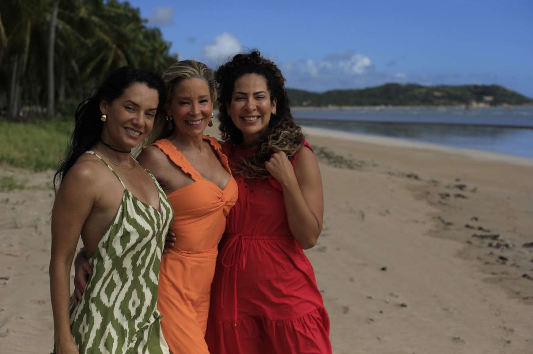 Mônica Carvalho (Sara), Danielle Winits (Lia) e Michele Muniz (Leia) em Maragogi. Foto: Bruno Carvalho