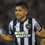 Savarino comemora o primeiro gol marcado com a camisa alvinegra (Crédito: Vitor Silva/SAF Botafogo)