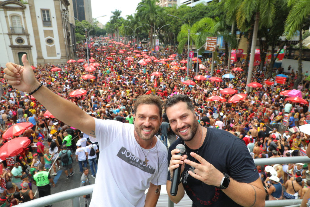 João Lucas e Matheus agitam amantes da folia em mais um desfile do Chora Me Liga. - Foto: Alexandre Macieira -  Riotur