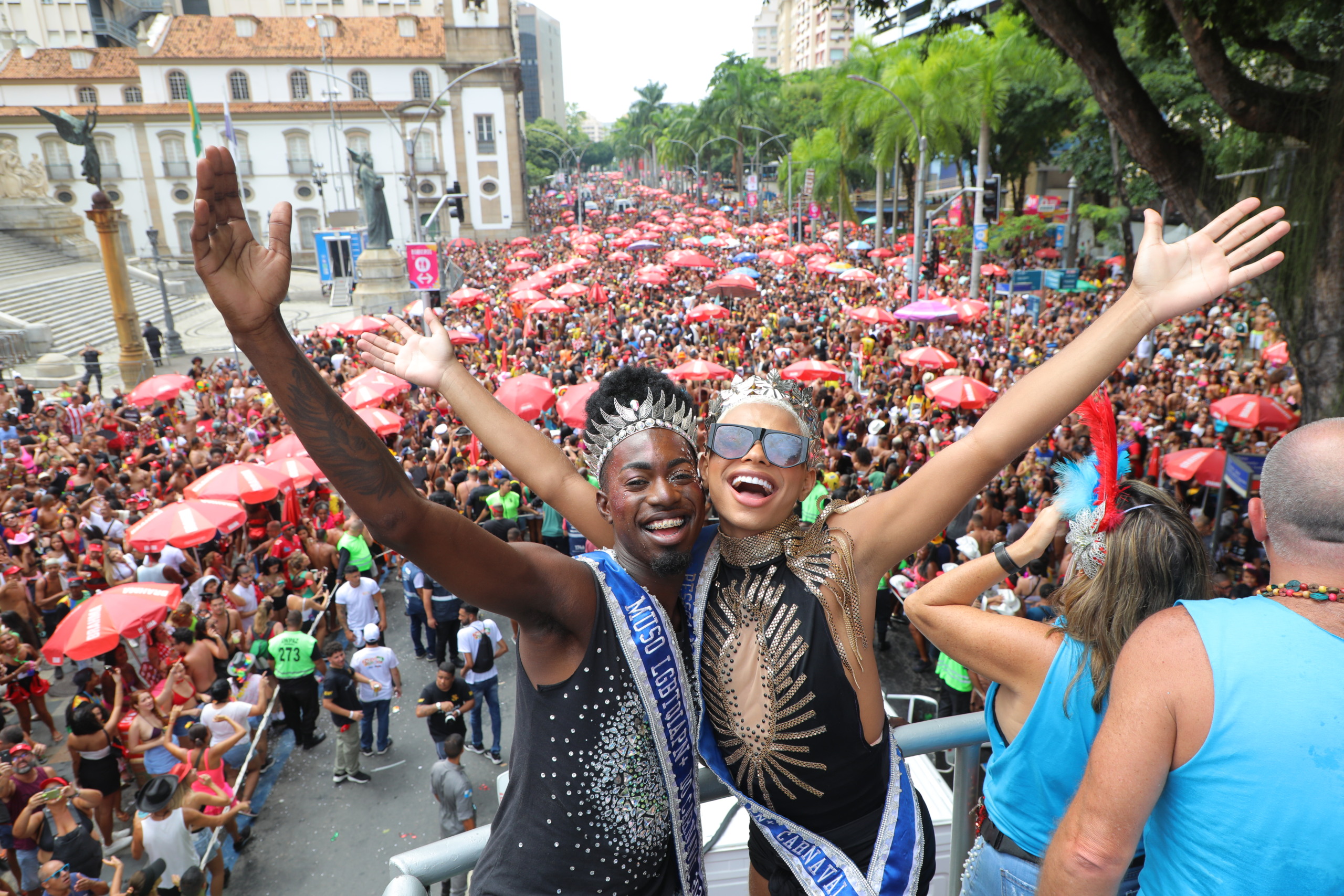 Tem Corte abrilhantando o Carnaval! Integrantes da Corte Real do Carnaval do Rio 2024 marcam presença no Bloco Chora Me Liga. - Foto: Alexandre Macieira - Riotur