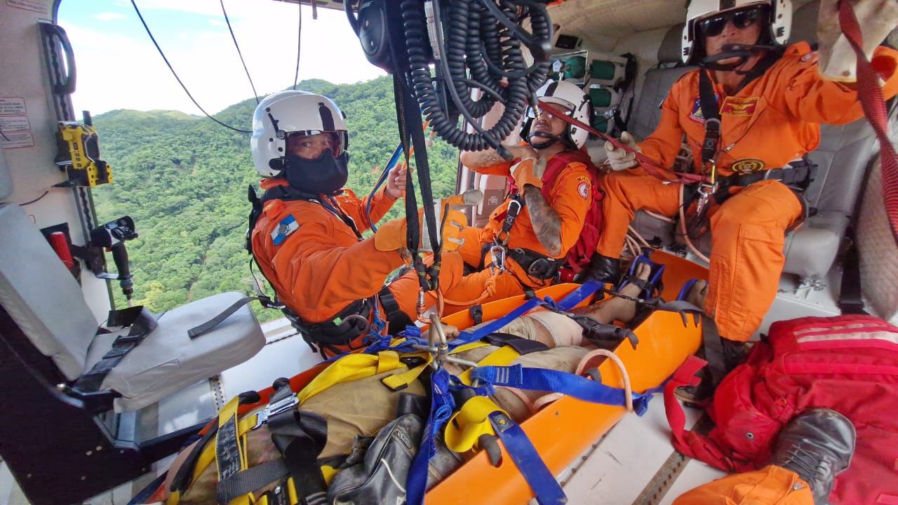 Chuvas Intensas no RJ: Bombeiros Atuam em Mais de 160 Ocorrências