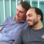 Jair e Carlos Bolsonaro - Foto: Reprodução