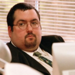 Ewen MacIntosh como Keith Bishop na série “The Office”. Foto: reprodução