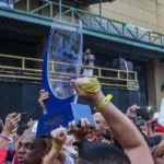 No Rio de Janeiro, desfile das campeãs começa com show inédito - Foto: Agência Brasil