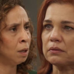 Em Elas Por Elas, Adriana irá conseguir resgatar Jonas de Helena - Foto: Reprodução/TV Globo