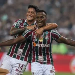 Fluminense vence a LDU por 2 a 0 e conquista a Recopa Sul-Americana de forma inédita. Jhon Arias marca os dois gols do Tricolor.