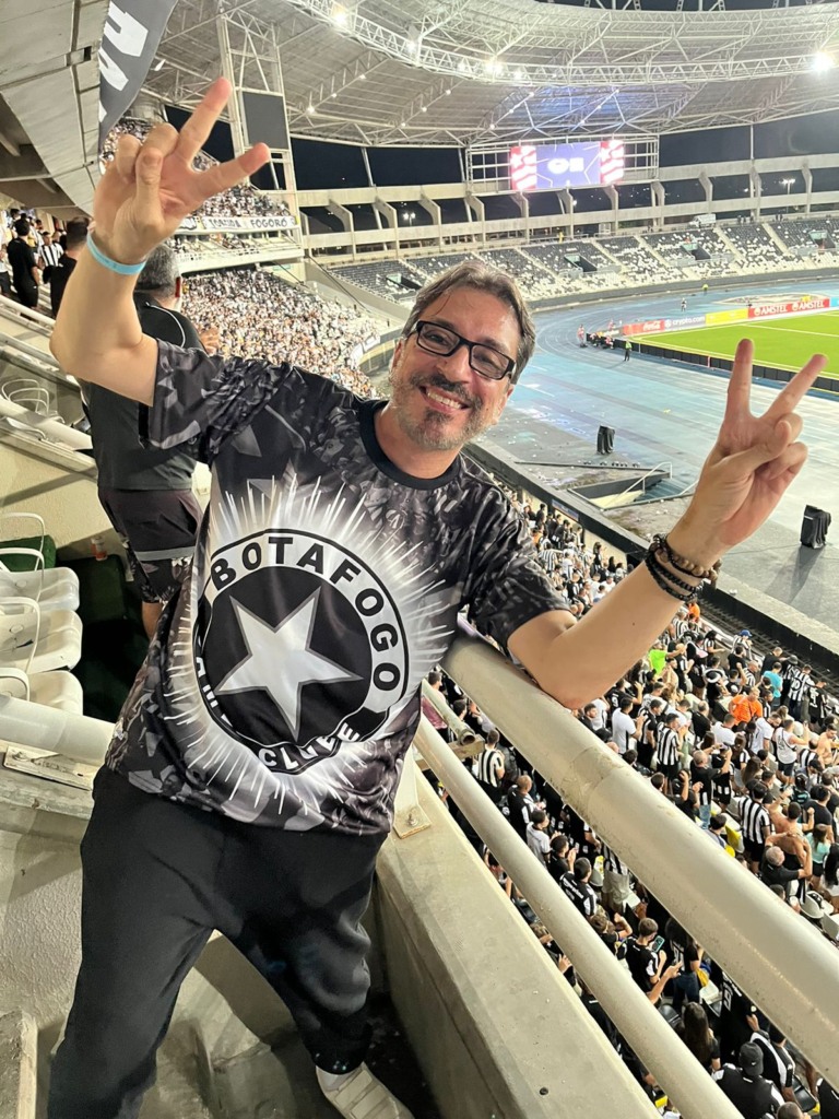 Alex de Souza é o novo carnavalesco da Botafogo Samba Clube para o carnaval 2025

