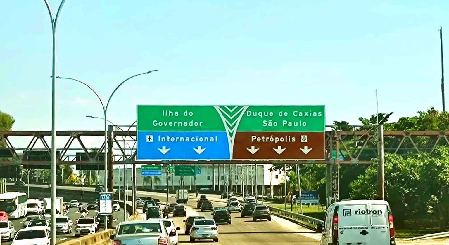 A faixa dedicada, de 2.200m de extensão, funciona na pista sentido Baixada Fluminense, no trecho entre a Ponte Oswaldo Cruz (Linha Amarela) e o acesso à Ilha do Governador.