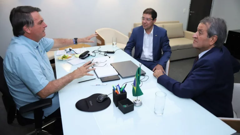 Jair Bolsonaro e Valdemar Costa Neto em reunião com Altineu Cortês - Foto: Reprodução Twitter