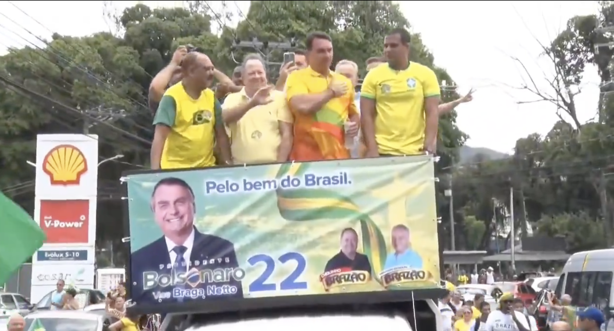 Flávio Bolsonaro e Chiquinho Brazão em carreata. Foto: Reprodução