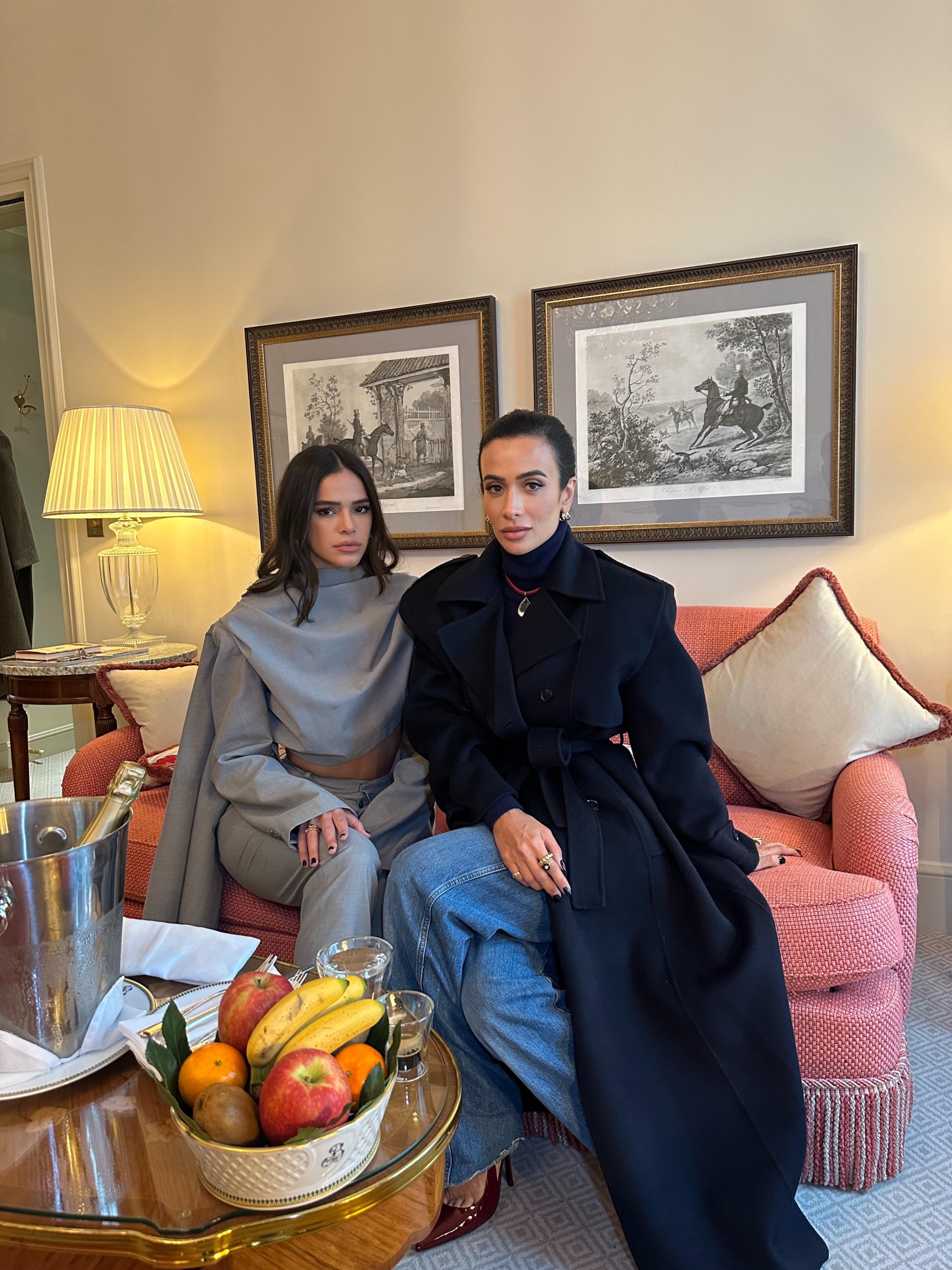 Bruna Marquezine se emociona em entrevista com Silvia Braz durante a Paris Fashion Week