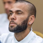 Daniel Alves, preso por estupro na Espanha. Foto: reprodução