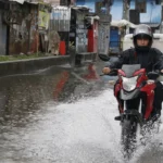 Temporal: prefeito do Rio pede que população antecipe volta para casa