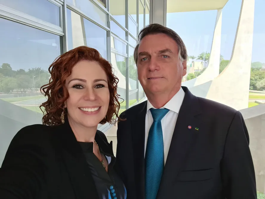 A deputada Carla Zambelli (PL-SP) e o ex-presidente Jair Bolsonaro. Foto: Reprodução