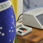 Eleitor que quiser transferir título e votar para prefeito e vereador tem prazo até 8 de maio Foto: José Cruz/Agência Brasil