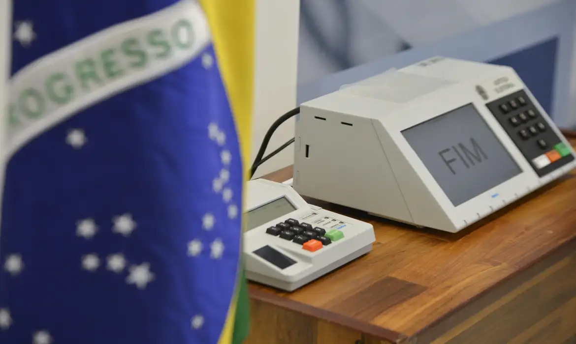 Eleitor que quiser transferir título e votar para prefeito e vereador tem prazo até 8 de maio Foto: José Cruz/Agência Brasil