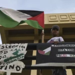 Protesto pró-Palestina em Cali, na Colômbia, em 19 de outubro de 2023 [Joaquin Sarmiento/AFP via Getty Images]