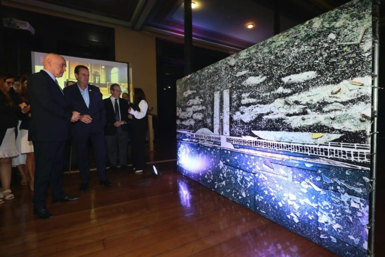 Foi apresentada uma imagem da primeira peça que vai compor a exposição: a reprodução fotográfica “8 de Janeiro”, do artista Vik Muniz - Marcos de Paula/Prefeitura do Rio