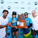 Troféu Leo Neves com seus filhos Valentin e Leo (Foto: Thiago Diz / 213 Sports)