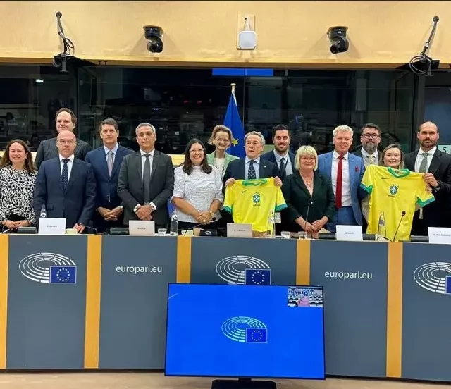 Bolsonaristas no parlamento europeu, em Bruxelas, na Bélgica. Foto: reprodução